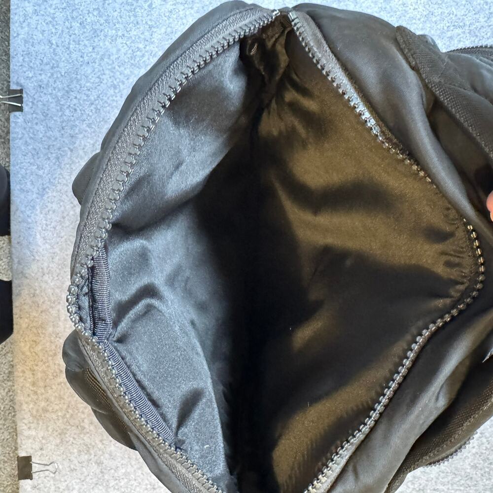 Lululemon Assert 30L Backpack Black Nylon Travel Gym Laptop Bag Mindbody - Picture 9 of 12